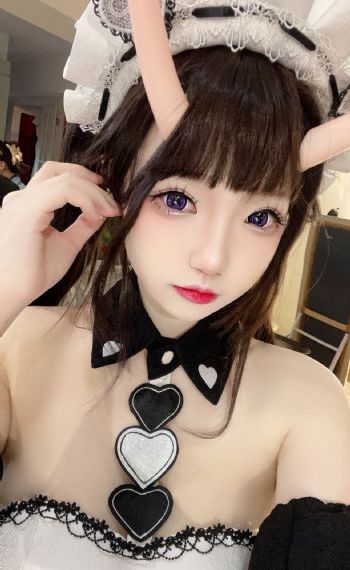 岳让我扒她内裤