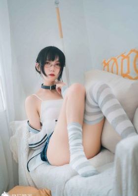 年轻的保姆hd