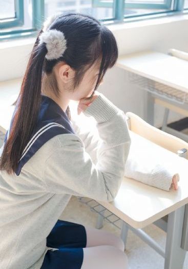英语课代表趴着让我桶免费放